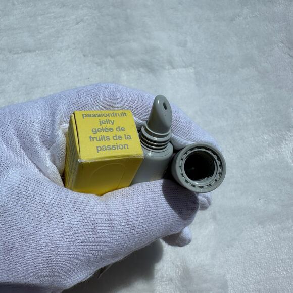 Rhode Peptide Lip Treatment Passionfruit Jelly New Authentic Passion Fruit NIB - Picture 9 of 10